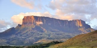 AN de 2015 pide a la UNESCO inspeccionar con urgencia el Parque Nacional Canaima tras posibles daños en el Kusari Tepuy