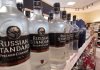Ordenan retirar siete marcas de vodka ruso del mercado en Virginia en solidaridad con Ucrania