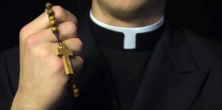 51 sacerdotes de Perú que se niegan a bendecir a parejas homosexuales