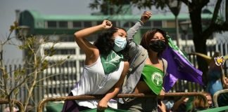 Ecuador aprueba el aborto en casos de violación