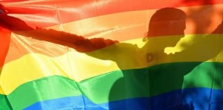 Francia quitará la patria potestad a los padres que se opongan al cambio de sexo de sus hijos