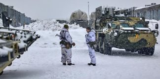 Presidente de Ucrania ordenó aumentar efectivos en el Ejército