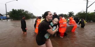 Medio millón de australianos bajo alerta de evacuación por inundaciones