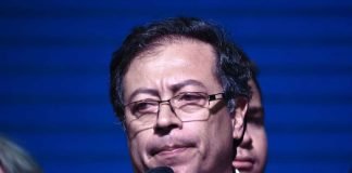 Gustavo Petro sigue encabezando las encuestas en Colombia