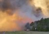 Incendio forestal en Florida obliga a evacuar más de mil viviendas