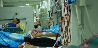 Tratamiento de diálisis en Venezuela se convirtió en una carrera contra la muerte