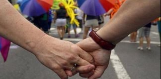 Gobernador de Florida firma la polémica ley «No digas gay»