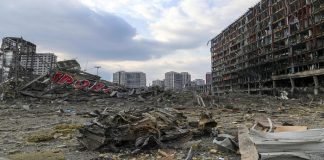 Mueren cuatro civiles tras ataque en Járkiv