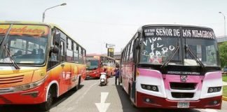 Paro de transportistas en Perú deja tres muertos