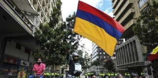 Confirman detención de una joven estadounidense durante protestas en Bogotá