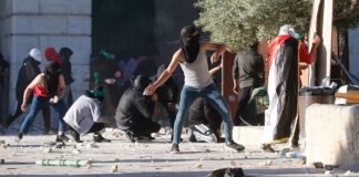 Jerusalén: violencia entre israelíes y palestinos deja decenas de heridos