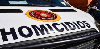 Hallan a dos jóvenes baleados y atados a una moto en un río de Falcón