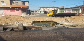Vialidad de Puerto La Cruz está destruida por trabajos inconclusos