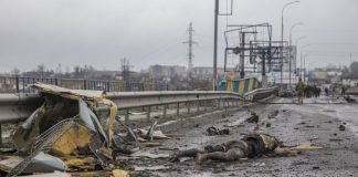 Fiscalía ucraniana recupera 410 cadáveres al norte de Kiev