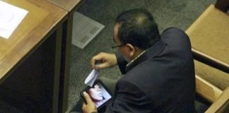 Reino Unido: Diputado que presuntamente vio porno en el parlamento