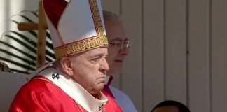 El papa: La Iglesia del futuro será más pequeña, más pobre y menos política