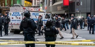 Explosión de una alcantarilla en Times Square generó pánico
