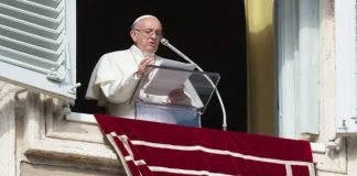El papa pide oraciones por las víctimas de la explosión en Cuba