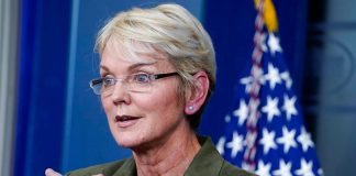 Secretaria de Energía de EEUU: No importaremos petróleo de Irán o Venezuela