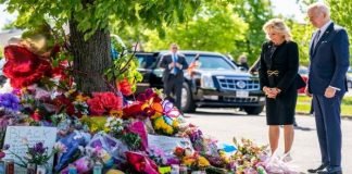 Biden visita Buffalo y califica al supremacismo blanco como un «veneno»