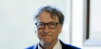 El curioso móvil que Bill Gates utiliza en su día a día y que no deja a nadie indiferente