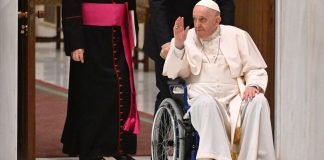 Papa pide cese de «circulación indiscriminada de armas» tras masacre en Texas