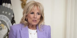 La primera dama de EEUU se reunirá con refugiados ucranianos en Europa