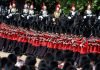 Arranca el desfile militar para honrar a Isabel II