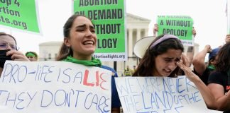 Tribunal Supremo de EEUU anula protección del derecho al aborto