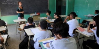 Buenos Aires prohíbe a los maestros usar lenguaje inclusivo