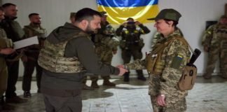 Zelenski visita el frente sur de la guerra en Mikoláiv