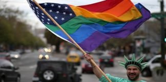 Juez de la Corte Suprema de EEUU sugiere se revise el matrimonio homosexual