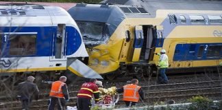 Al menos 30 heridos por choque de trenes en España