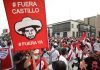 Peruanos marchan en Lima para exigir la renuncia de Castillo