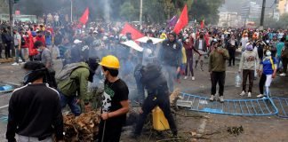 Ecuador: Se registran fuertes enfrentamientos cerca del Congreso