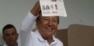 Candidato Rodolfo Hernández ejerció su derecho al voto