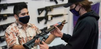 Nueva York revisará redes sociales antes de otorgar licencia de armas