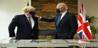 Biden promete seguir trabajando con Reino Unido tras salida de Johnson