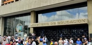 “¿Dónde están mis reales?”: Por segundo día el gremio docente protestó en el Min.Educación