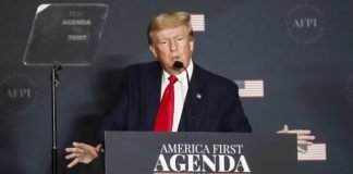 Trump reaparece en Washington y anticipa su posible vuelta