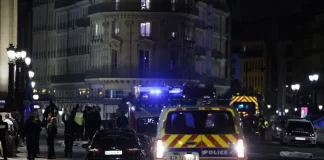 Al menos 1 muerto y 4 heridos dejó un tiroteo en bar de París