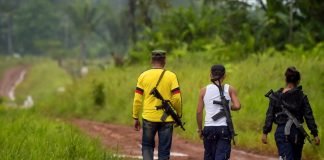 Colombia: Enfrentamientos entre grupos armados dejan unos 300 desplazados