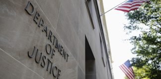 Fiscalía de EEUU revisó documentos de registro de casa de Trump