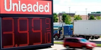 EEUU: Precio del galón de gasolina cae por debajo de $ 4