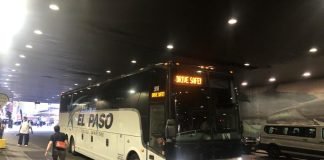 Washington crea una oficina para atender a los migrantes traídos en autobuses
