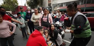 Al menos un fallecido dejó sismo de 7,7 registrado en en México