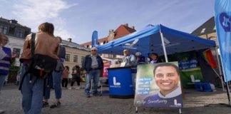 Suecia vota en jornada electoral con pronóstico igualado entre bloques