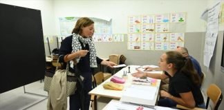 Abren los colegios electorales para comicios generales en Italia