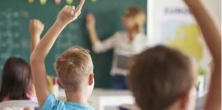 Libros de textos de California afirman que hay OCHO géneros