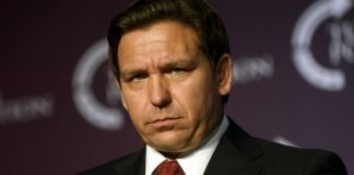 Demandan al gobernador de Florida por envió de migrantes